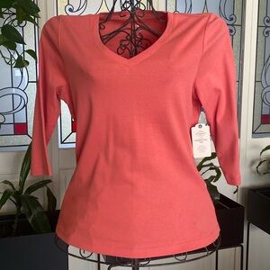 NWT petite medium 100% cotton V-neck shirt